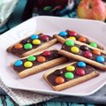 Biscotti con cioccolato e smarties
