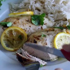 Pollo al limone al forno, la ricetta facile e leggera ideale sia per pranzo che per cena