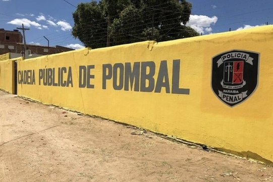 Operação na cadeia pública de Pombal apreende vários aparelhos celulares e outros materiais