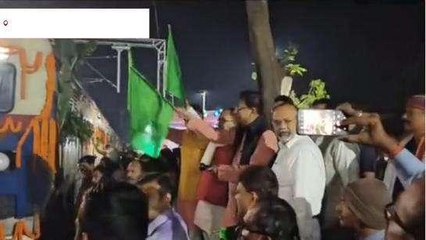 बेतिया: नरकटियागंज- पाटलिपुत्रा एक्सप्रेस ट्रेन का अब इन स्टेशनों पर ठहराव, देखें वीडियो