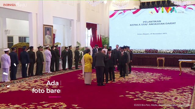 Momen KSAD Tak Sadar 'Cueki' Prabowo Saat Foto Bareng