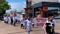 Servidores Municipais de Enfermagem fazem passeata até a Secretaria de Saúde