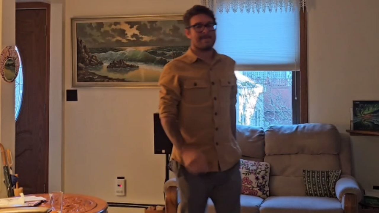 Mom cannot contain her aggressive happiness when son returns home for Thanksgiving