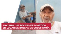 Anciano usa bolsas de plástico en lugar de bolsas de colostomía