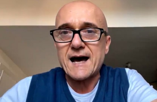 Alfonso Signorini racconta le prime disastrose esperienze con gli uomini