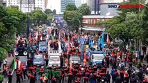 Demo Kenaikan UMK, Oknum Buruh Tendang Satpol PP di Surabaya