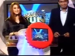 Shahrukh Khan receives Sabse Favorite Hero Award and interacts with selected fan