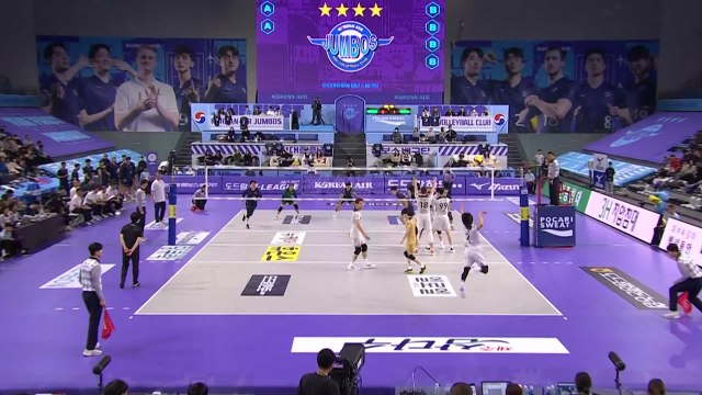 우리카드, 대한항공 누르고 선두 복귀...현대건설 4연승 / YTN