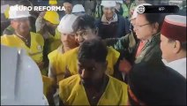 Rescatan a 41 trabajadores de túnel...tras 16 días
