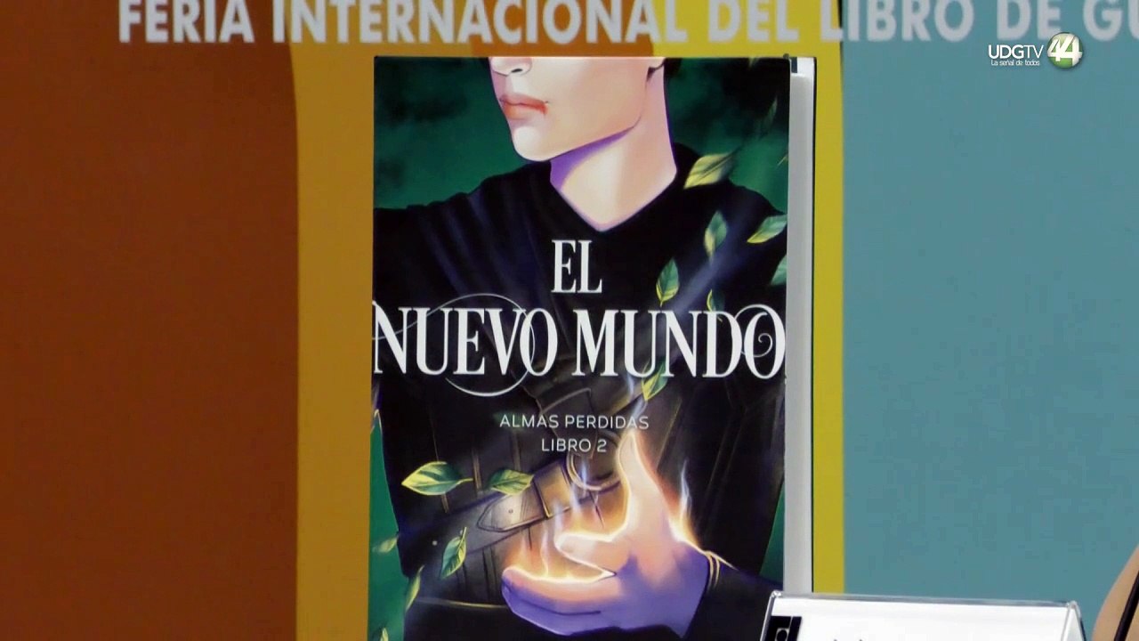 La saga Almas Perdidas atrapa la atención de decenas de jóvenes en la FIL