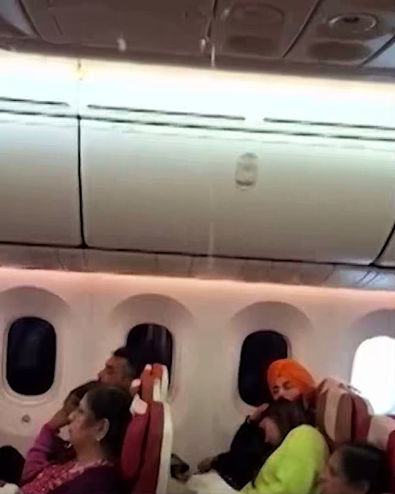 Самолёт Air India затопило в полёте