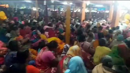 গাছা বেলতলার ৪৪ তম বর্ষ কীর্তনে নাম যজ্ঞ ৩৫ কুইন্টাল বাতাসা লুট দেওয়া হল কুড়ি হাজার মানুষের মহাপ্রসাদের ব্যবস্থা