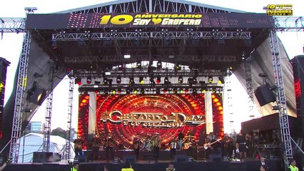 "Dólares De a 100 y Billetes De a Mil" -  Gerardo Díaz 10 Aniversario Soy Grupero