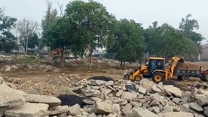 इस तरह बन रहा काली मोरी पार्क...देखें वीडियो