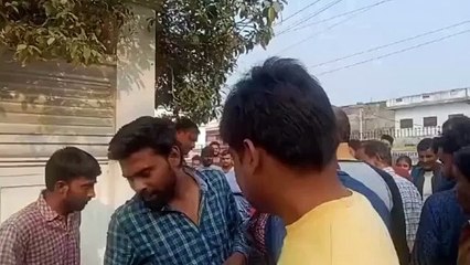 Video: छेड़खानी करने वाले मनचले की पिटाई का वीडियो वायरल, भीड़ ने सिखाया सबक