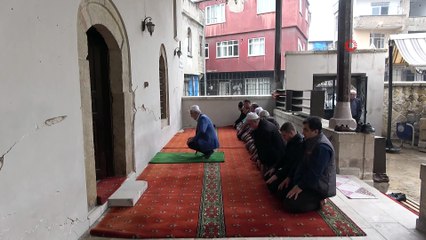 5 asırlık cami ibadete açılmak için gün sayıyor