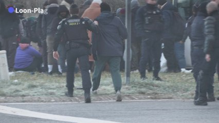 Des centaines de migrants évacués près de Calais et Dunkerque