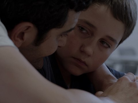 Les Poings serrés: Trailer HD st FR/NL