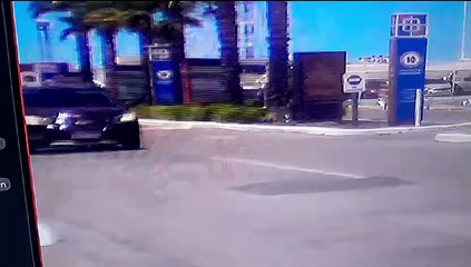 Delincuentes salen del shopping