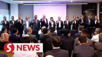 Tải video: Five telcos sign SSA for 70% equity in DNB, with each injecting RM233mil