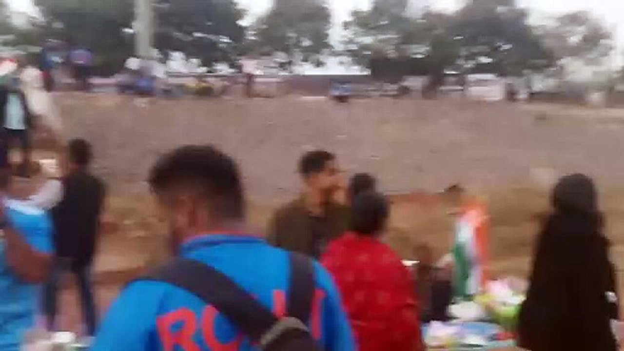 वीडियो देखें: रायपुर में टी-20 मैच का नजारा, दर...