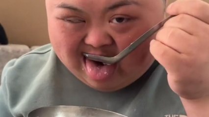 Boy makes sure that everybody 'nose' how bad his breakfast was