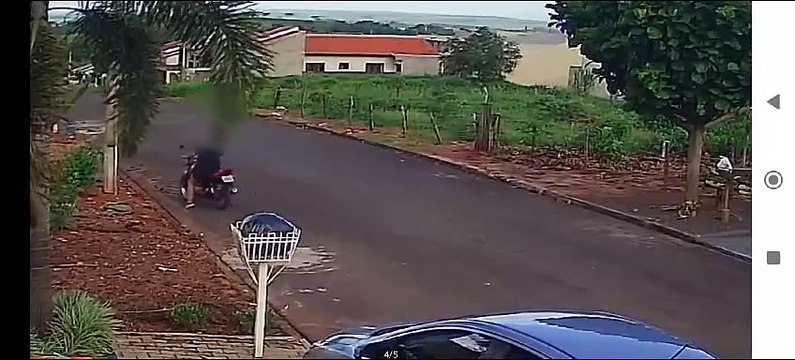 Imagens de câmeras de segurança mostram mulher furtando caixa de ferramentas