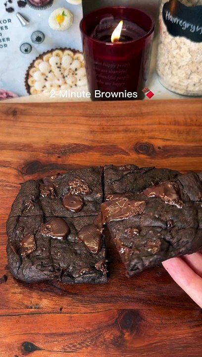 14_Brownie på 2 minuter Brownies utan ägg och ingen ugn behövs Du behöver 30g smör 1 msk kakao  1 msk socker  0,5 dl m
