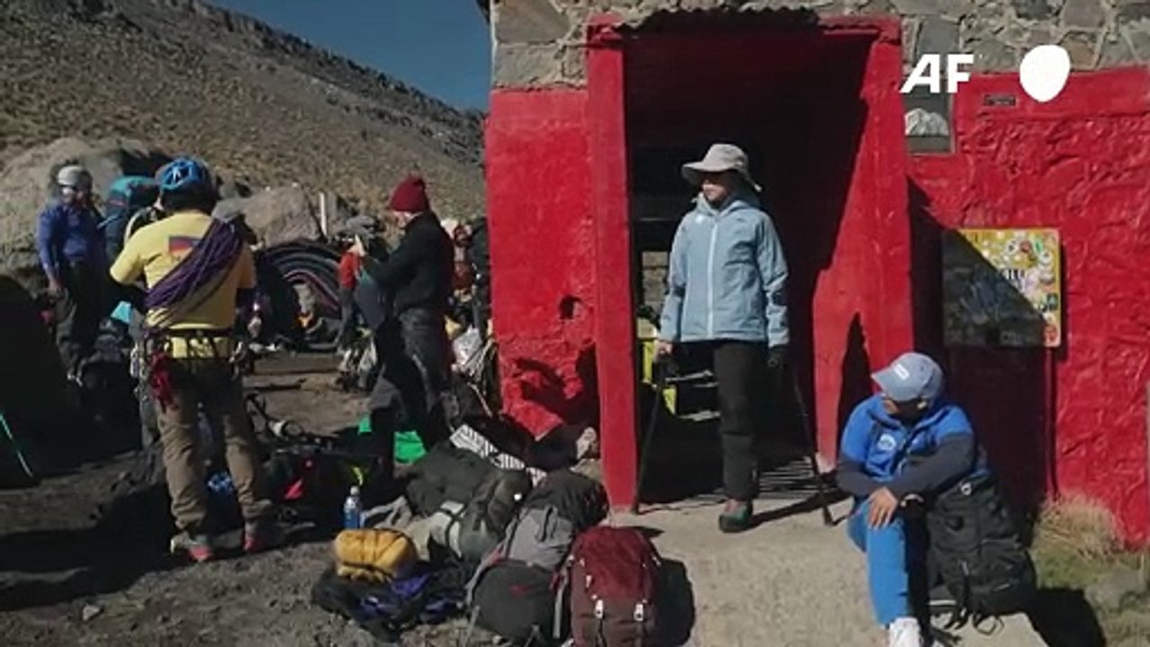 De los Alpes a México, sobrevivientes del cáncer conquistan las "Cumbres de la esperanza"