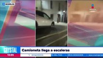 Camioneta termina en unas escaleras en Morelos