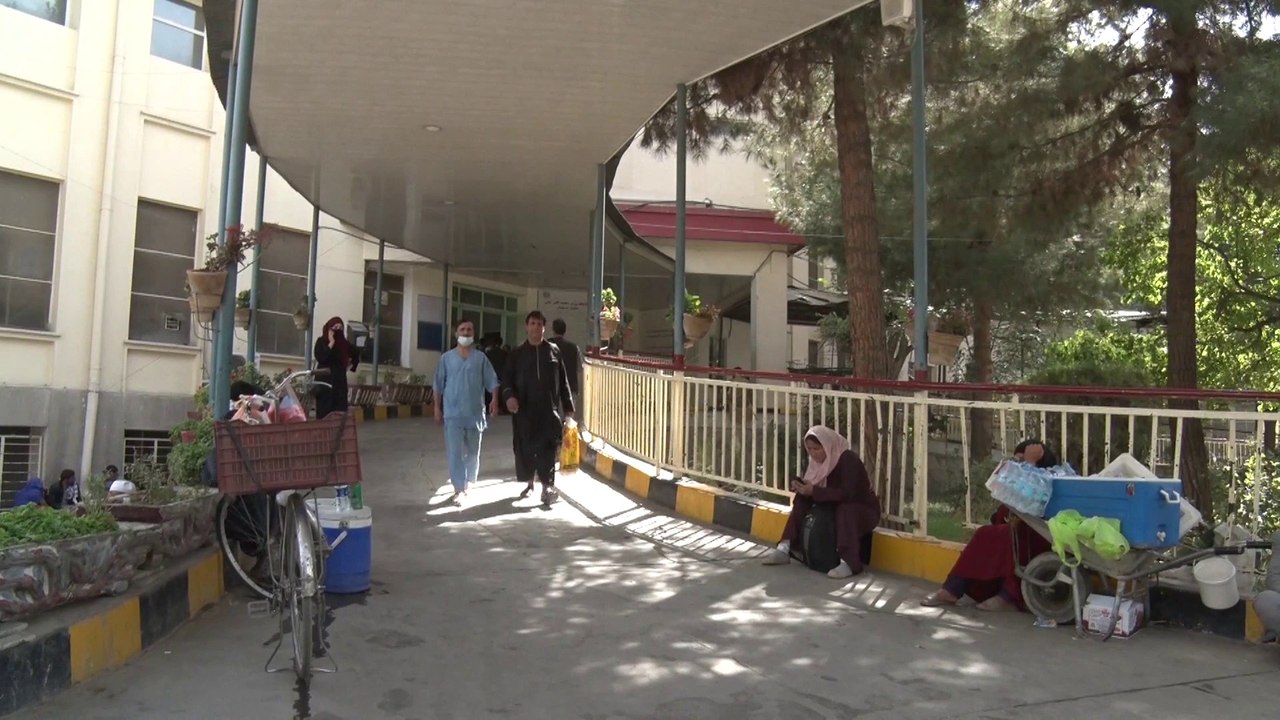 أفغانستان.. حركة طالبان تعترف: البلاد تواجه نقصاً حاداً في عدد الطبيبات