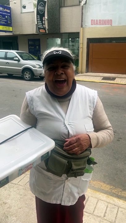 Tia da Cocada, de BC, pede apoio da comunidade para enfrentar problemas de saúde
