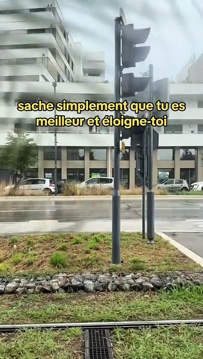 Ne laisse pas ta solitude te pousser à renouer avec des personnes toxiques