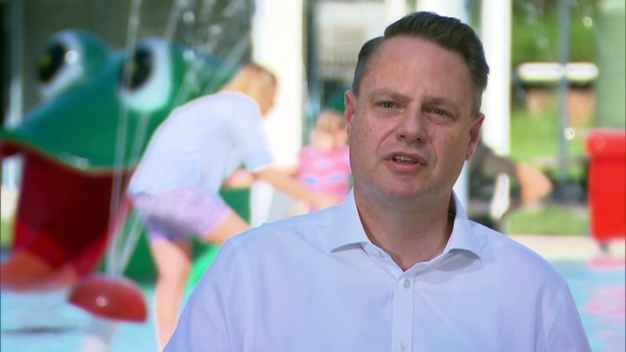 Queensland government to build 20,000-seat stadium at Brisbane Showgrounds as Gabba rebuilt