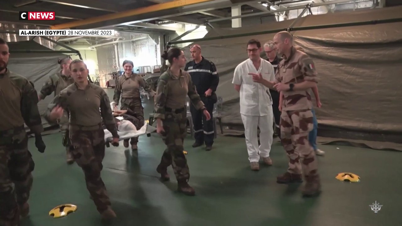 Les premiers blessés soignés à bord du Dixmude