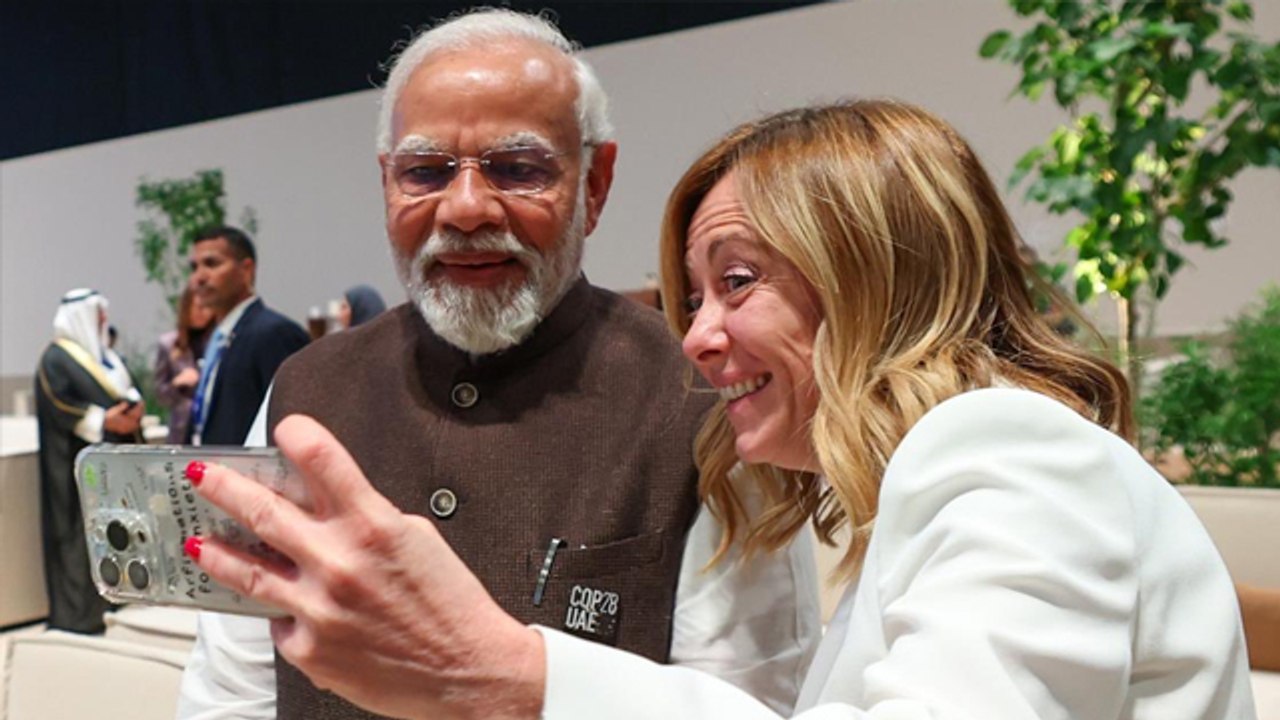 PM Modi Italy PM Giorgia Meloni Age Difference Reveal, #Melodi Selfie Viral के बाद Most Favorite बने