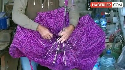 Depremin Vurduğu Hatay'da 35 Yıllık Kalaycı Ekmek Parasını Çekiç Sallayarak Kazanıyor