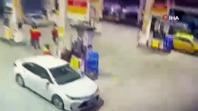 Akaryakıt istasyonunda korku dolu anlar