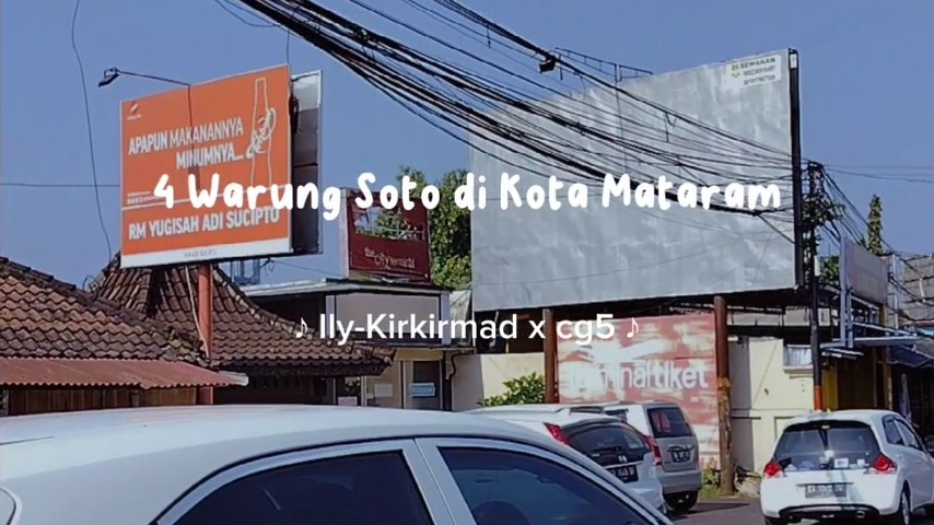 Musim hujan gini enaknya makan soto