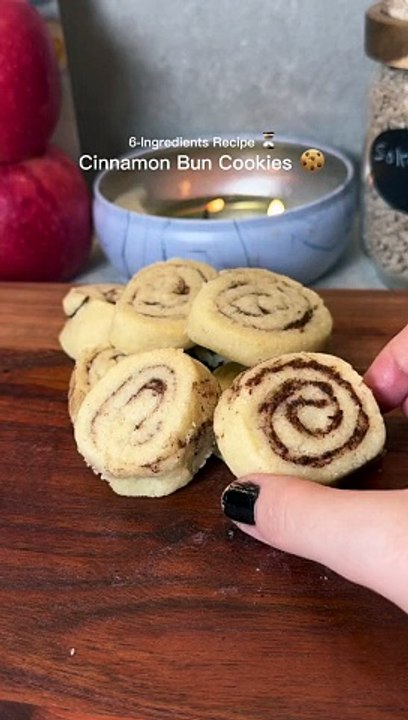 17_Kanelbulle kakorEndast 6 ingredienser!! Du får ut ca 10-12 kakor beroende på hur stora du gör dom.  Du behöver 100g