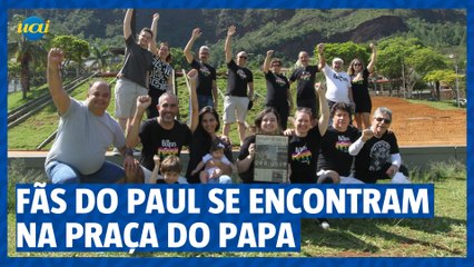 Fãs de Paul McCartney se encontram na praça do Papa