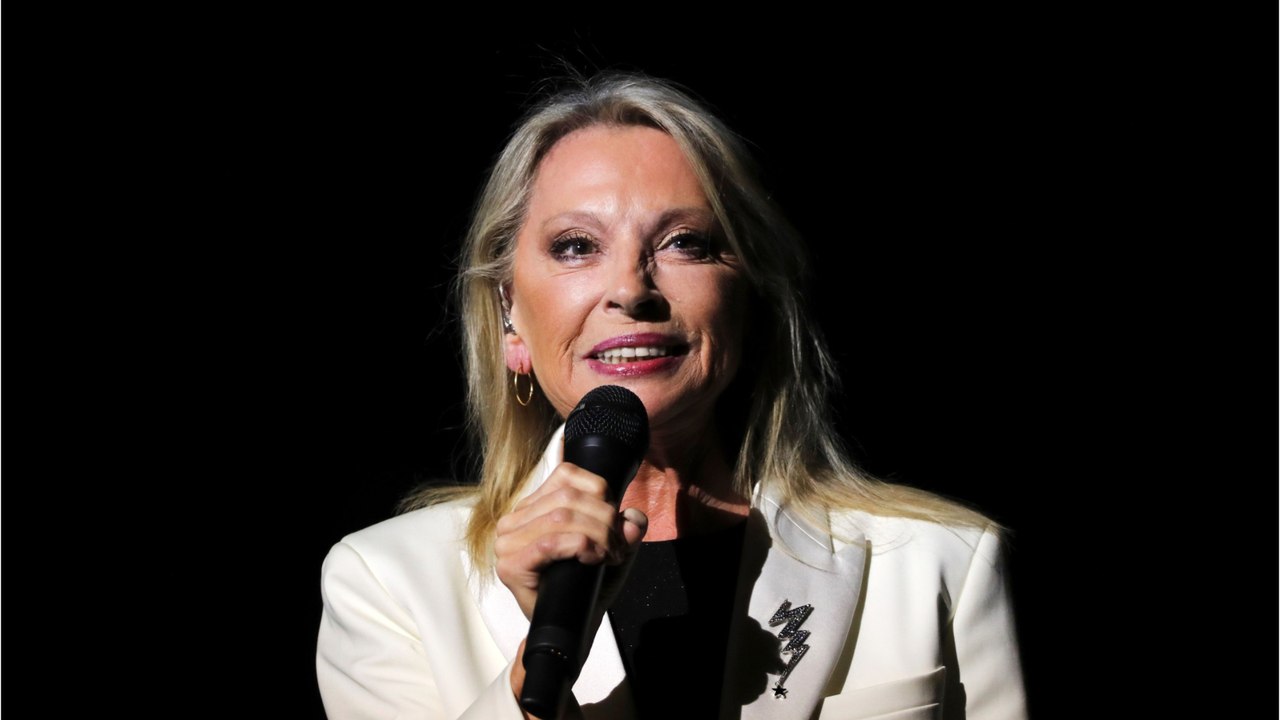 GALA VIDÉO - Véronique Sanson : sa sœur Violaine joue l'une de ses chansons… pour “la première fois”