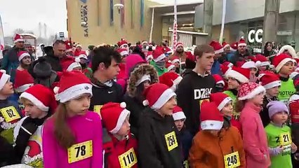 W Przemyślu odbył się Świąteczny Bieg Mikołajów dookoła Galerii Sanowa