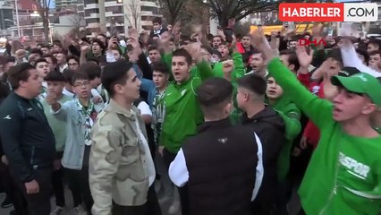 Bursaspor Taraftarı Yönetimi Protesto Etti