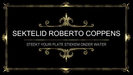 Sektelid Roberto Coppens geeft Youri Plate stiekem klein steekje onder water