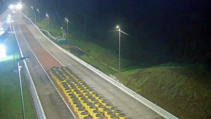 Caminhão com carga de 39 toneladas escapa de acidente na BR-376 entre SC e PR