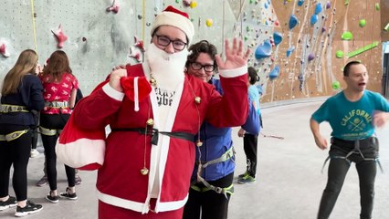 tarnów -  Mikołaj u niepełnosprawnych dzieci z Tarnowa i regionu