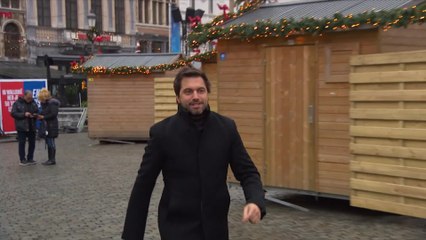 Georges-Louis Bouchez doit lire son slogan en néerlandais et bute sur un détail