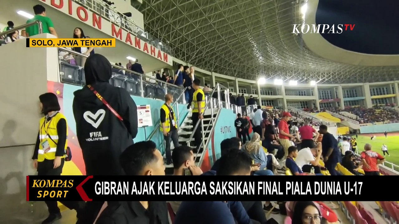 Gibran Ajak Keluarga Nonton Final Piala Dunia U-17 di Stadion Manahan Solo