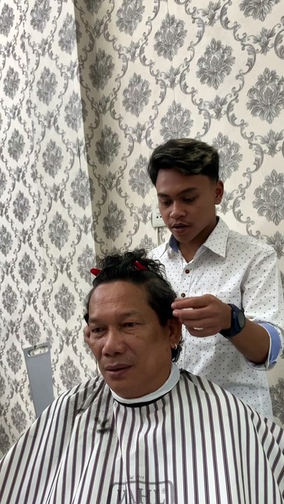 Mullet hairstyle